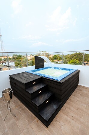 Bain à remous extérieur