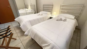 Standaard appartement, 1 tweepersoonsbed met slaapbank | Dineren op de kamer