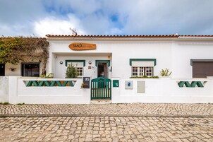 Πρόσοψη καταλύματος