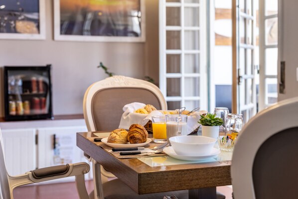 Petit déjeuner continental compris tous les jours