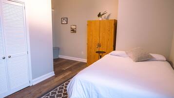 1 bedroom, iron/ironing board, WiFi, bed sheets