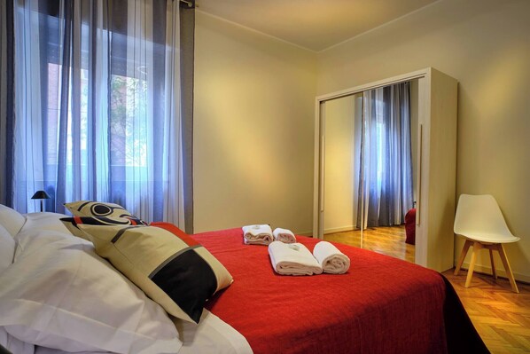 1 bedroom, iron/ironing board, WiFi (free), bed sheets