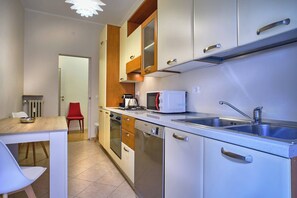 Coffee/tea maker, fridge, microwave, oven - Suite Mery (Verona)