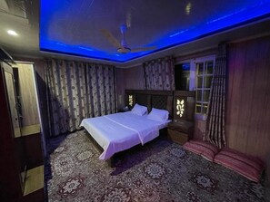 Deluxe Double or Twin Room | Free WiFi, bed sheets