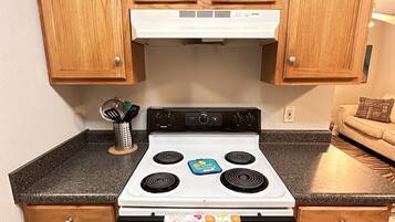 Refrigerador, microondas, parrilla de estufa y lavavajillas