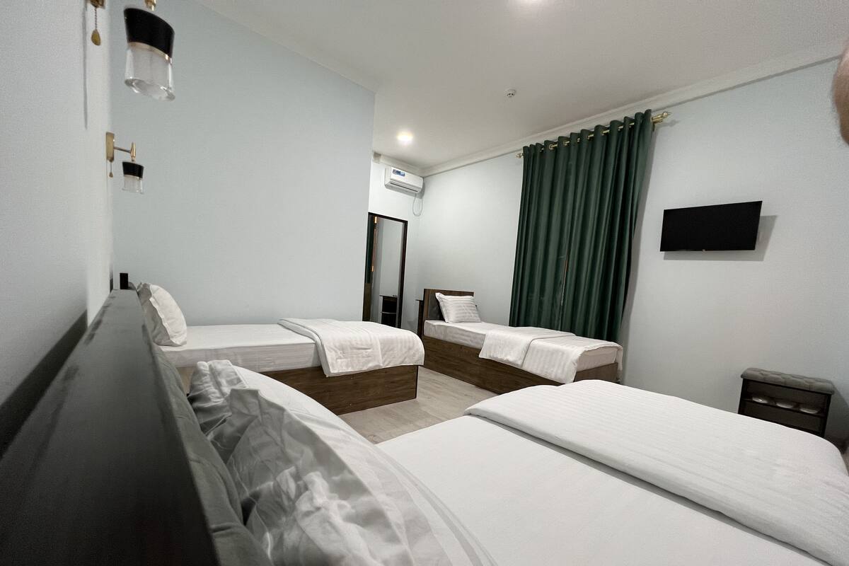 Comfort Triple Room | Individually decorated, desk, laptop workspace, free WiFi