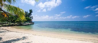 Beach Front Paradise - As seen on HGTV - Best Location