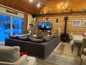 Smart TV, fireplace, video games, table football