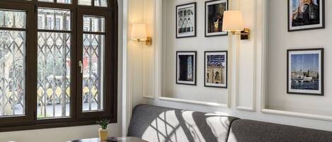 Sala de estar en el lobby