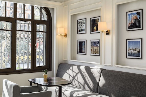 Zona de estar del vestíbulo