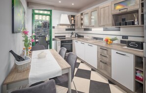 Kühlschrank, Ofen, Herdplatte, Geschirrspüler