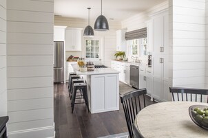 Louis 3 Bedroom Cottage A | Private kitchen | Mini-fridge, coffee/tea maker