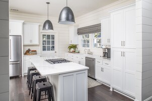 Louis 3 Bedroom Cottage A | Private kitchen | Mini-fridge, coffee/tea maker