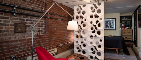 1 habitación, tabla de planchar con plancha, wifi gratis y ropa de cama