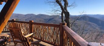 Cozy Chalet Retreat w Stunning Views +Fireplace/ 100 yrs from Slopes