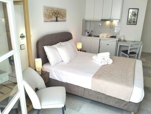 Studio, 1 Double Bed, Private Bathroom | In-room safe, free WiFi, bed sheets - Nostos Studios (Naxos)