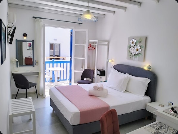Studio, 1 Double Bed, Private Bathroom | In-room safe, free WiFi, bed sheets - Nostos Studios (Naxos)