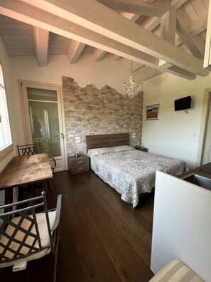 3 habitaciones, tabla de planchar con plancha y wifi gratis