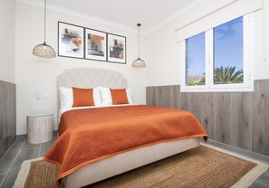 4 bedrooms, iron/ironing board, travel crib, free WiFi