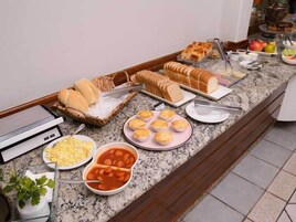Daily buffet breakfast for a fee