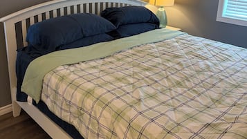 1 bedroom, desk, iron/ironing board, WiFi (free)