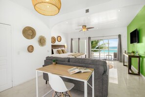 Caja de seguridad en la habitación y decoración personalizada