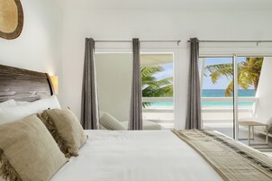 Estudio superior | Caja fuerte, decoración individual, mobiliario individual y escritorio