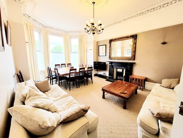 Smart TV, fireplace, video games, DVD player