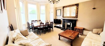 Grand Restored Georgian Mansion: 7 Beds, 6 Baths