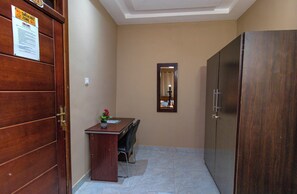Habitación Deluxe, vistas al jardín | 1 dormitorio, ropa de cama de alta calidad, decoración individual