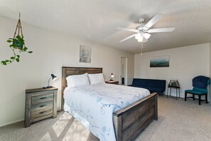 2 bedrooms, iron/ironing board, free WiFi, bed sheets