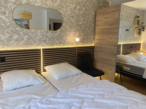 2 bedrooms, free WiFi - Appartement Cosy Avec Wifi à 600m de la Plage (ST CAST LE GUILDO)