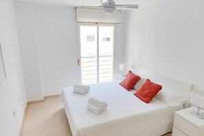 2 slaapkamers, een strijkplank/strijkijzer, wifi, beddengoed