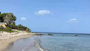 Camastros y toallas de playa