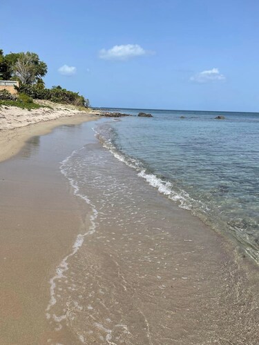 5 bedroom Villa with pool, 5 min walk to the beach