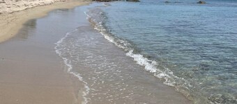 5 bedroom Villa with pool, 5 min walk to the beach