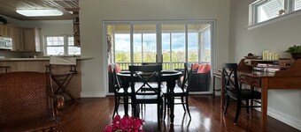 Beautiful, centrally located, short drive to beaches and stores.