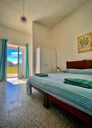 1 bedroom, in-room safe, iron/ironing board, travel cot - In old farmhouse in Apulia, large room with kitchen, bathroom, garden (Puglia)