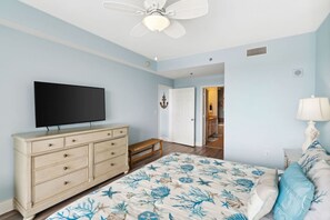 2 bedrooms, desk, iron/ironing board, WiFi