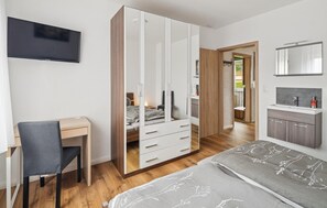 4 Schlafzimmer, Reisekinderbett, kostenloses WLAN, Bettwäsche