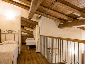 2 habitaciones, cuna de viaje, wifi gratis y ropa de cama