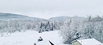 Stellar Heli Lodge with game room/lounge, hot tub, amazing mountain views