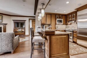 微波炉、烤箱、��炉灶、洗碗机