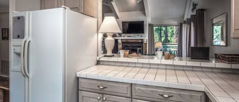 Micro-ondes, four, plaque de cuisson, lave-vaisselle