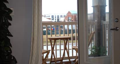 Delightful 1 bedroom, walk out balcony. Near four major hospitals & WPAFB