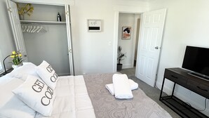 Room - Cozy Clean Apartment, 20 Minutes to NYC  (Bogota)