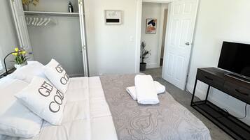1 slaapkamer, een bureau, een strijkplank/strijkijzer, gratis wifi