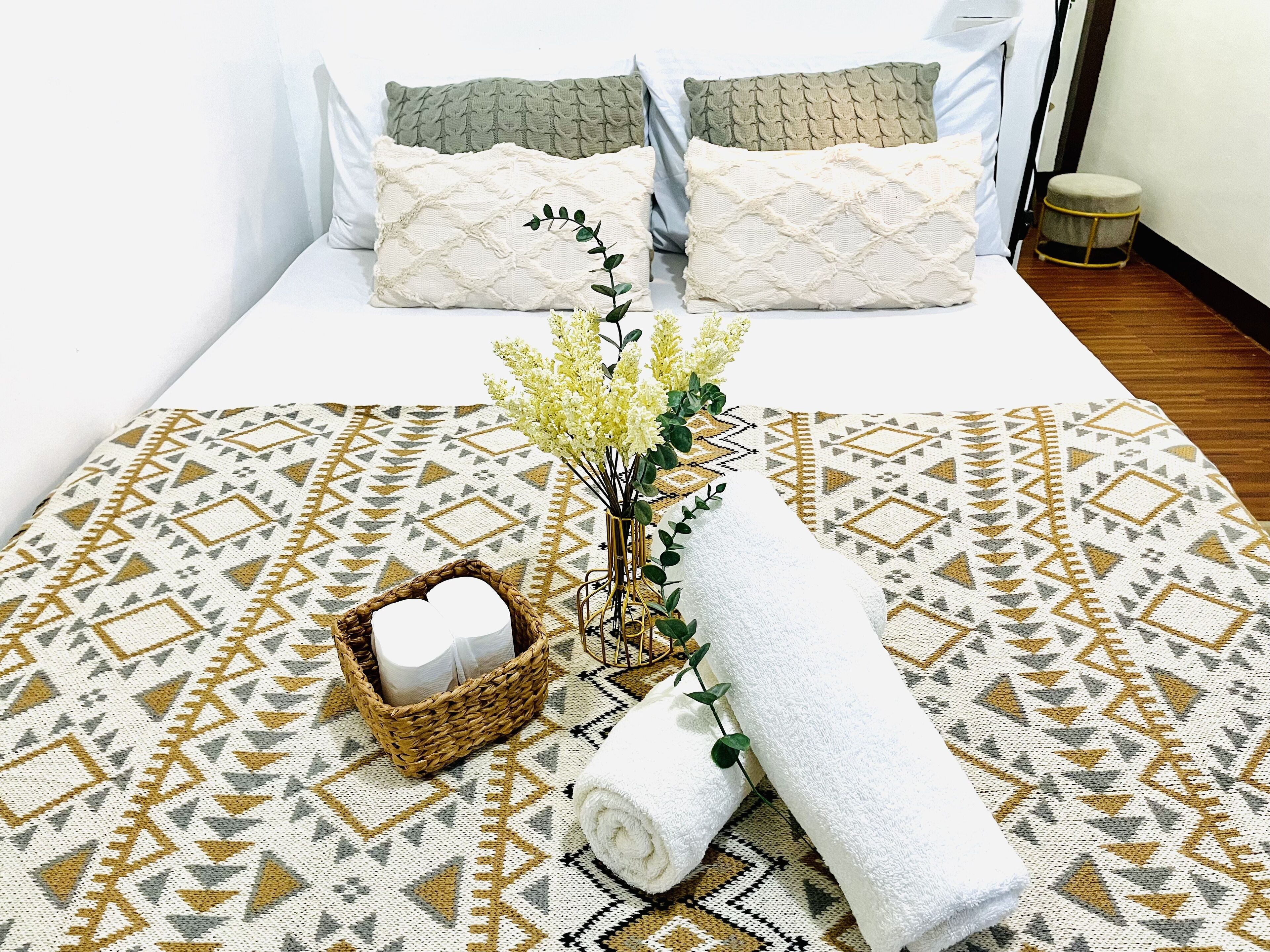 Basic Double Room | Desk, free WiFi, bed sheets