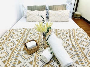 Basic-Doppelzimmer | Schreibtisch, kostenloses WLAN, Bettwäsche