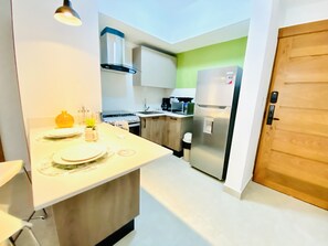 微波炉、烤箱、茶具/咖啡用具、烤面包机